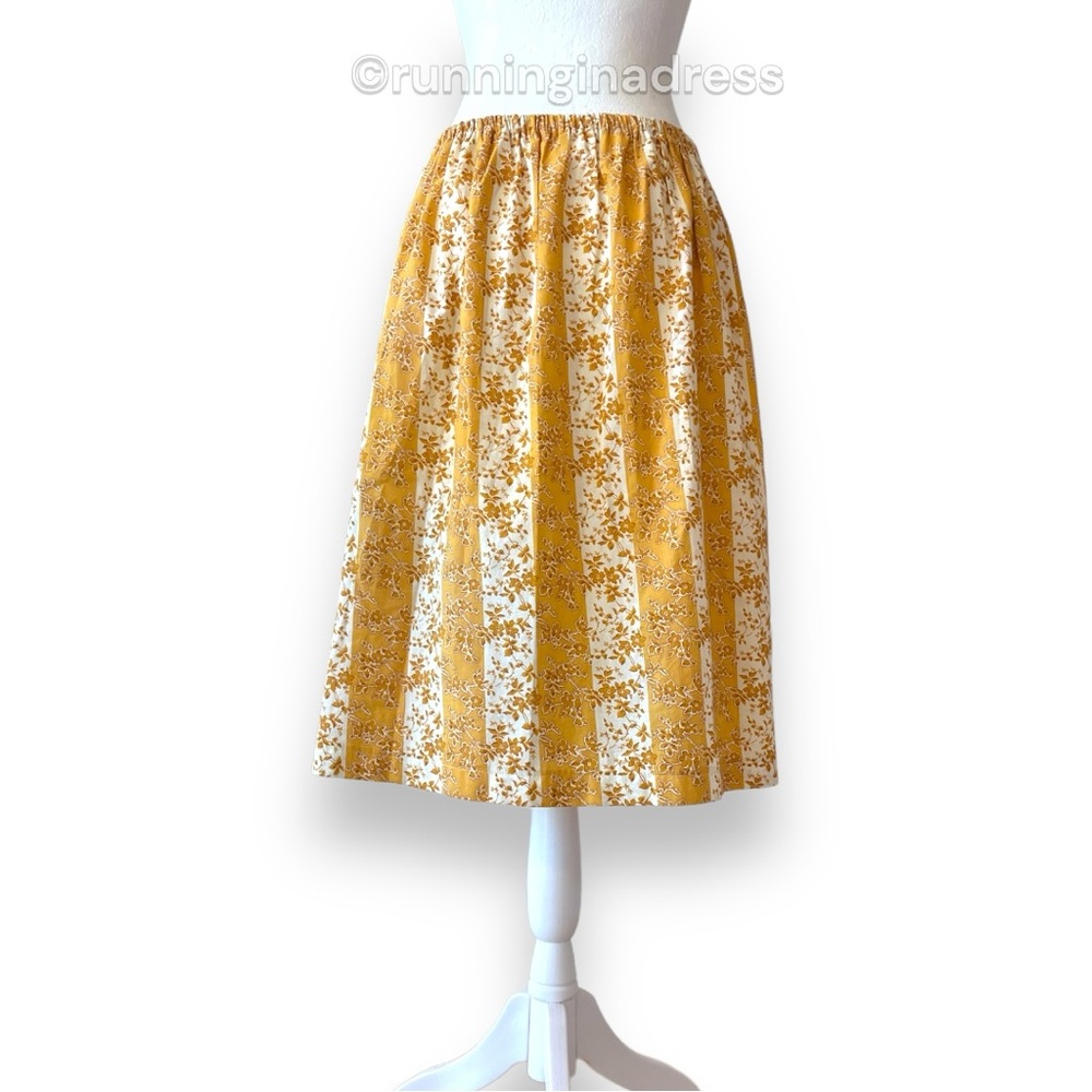 Vintage Yellow And White Floral Circle Skirt Size One Size